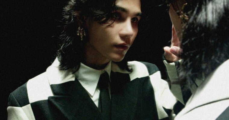 Jeff Satur : An Amazing Thai Soloist