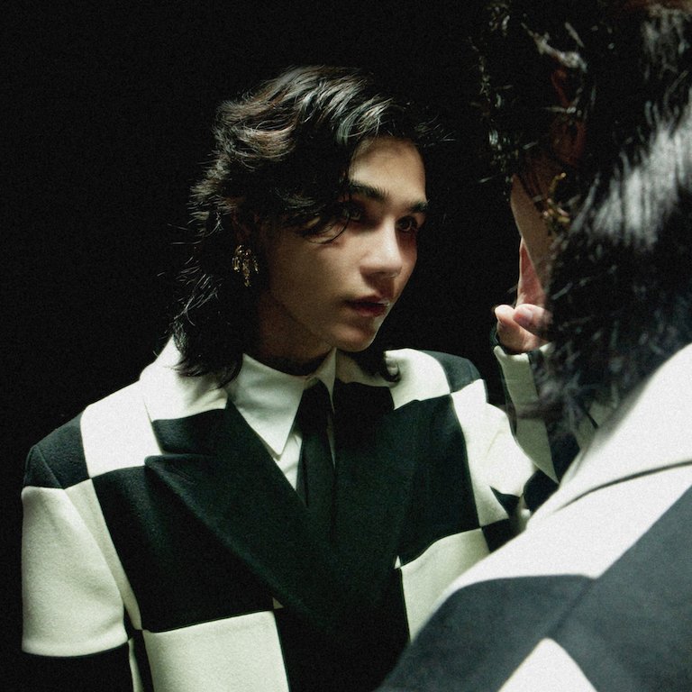 Jeff Satur : An Amazing Thai Soloist